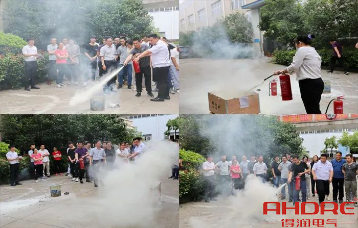 員工現(xiàn)場操作演練.jpg 員工現(xiàn)場操作演練.jpg