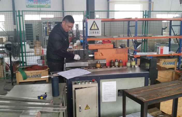 安徽得潤電氣技術(shù)有限公司，主營：高低壓開關(guān)柜，高低壓無功補(bǔ)償柜，消弧消諧裝置，自動化控制系統(tǒng)，綜保、儀表等，全國統(tǒng)一客服熱線：400-0551-777