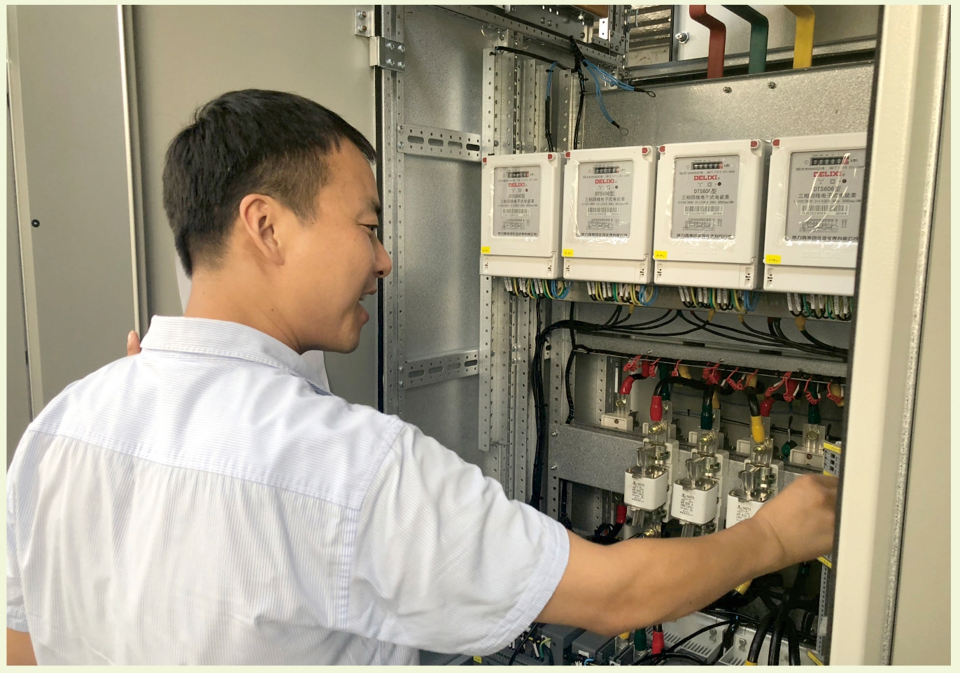 安徽得潤電氣 開關柜 旁路柜廠家 電話：400-0551-777 qq：3176885416