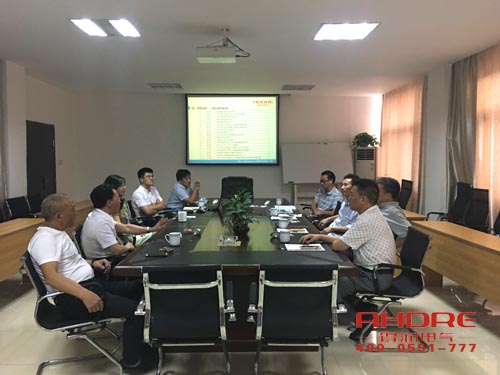 得潤(rùn)電氣 成套高低壓開(kāi)關(guān)柜廠(chǎng)家 無(wú)功補(bǔ)償裝置 配電箱 電話(huà)：400-0551-777 qq：3176885416