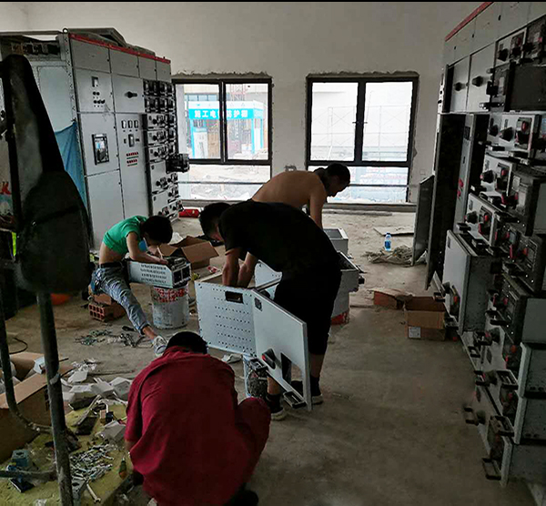 工作中2.jpg 工作中2.jpg