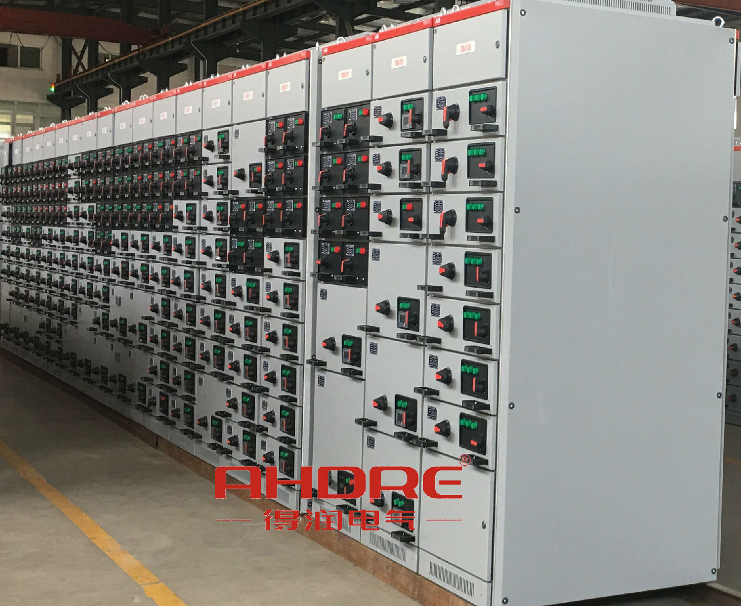 進(jìn)線柜 出線柜 開關(guān)柜 電話:400-0551-777 進(jìn)線柜 出線柜 開關(guān)柜 電話:400-0551-777