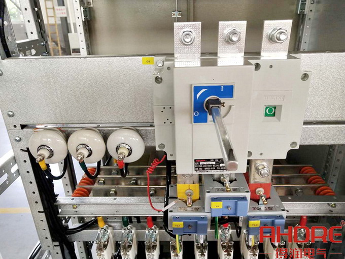 隔離開關(guān).jpg 隔離開關(guān).jpg