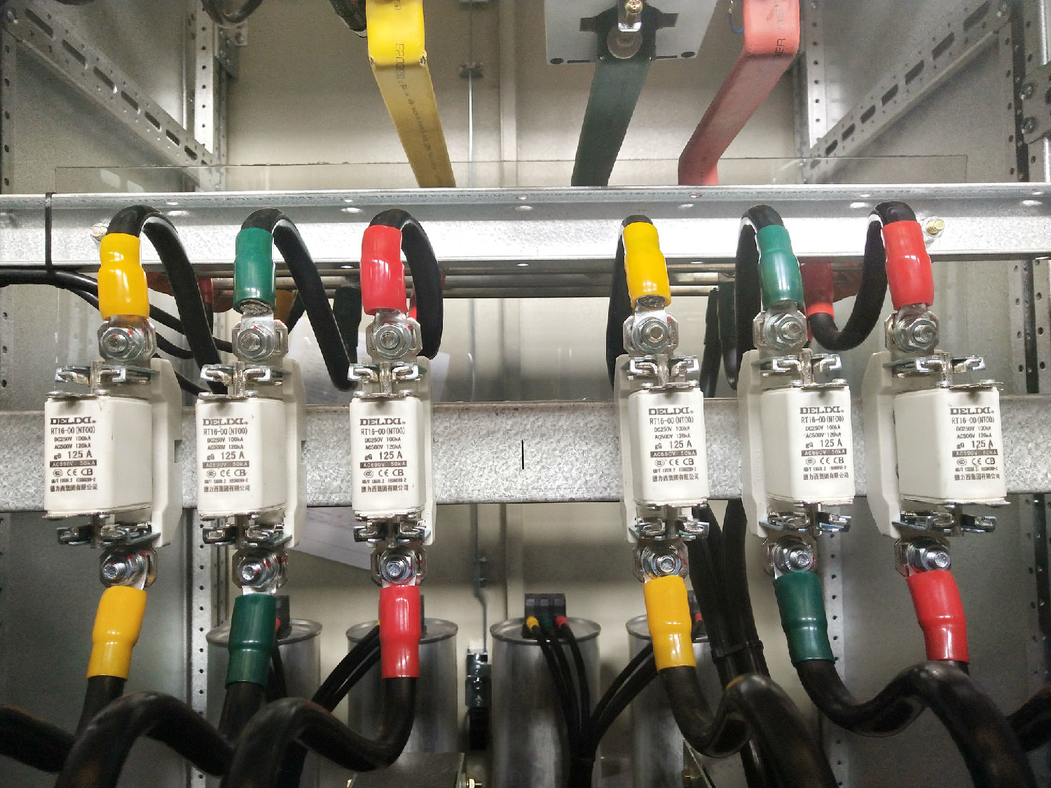 低壓刀型觸頭熔斷器.jpg 低壓刀型觸頭熔斷器.jpg