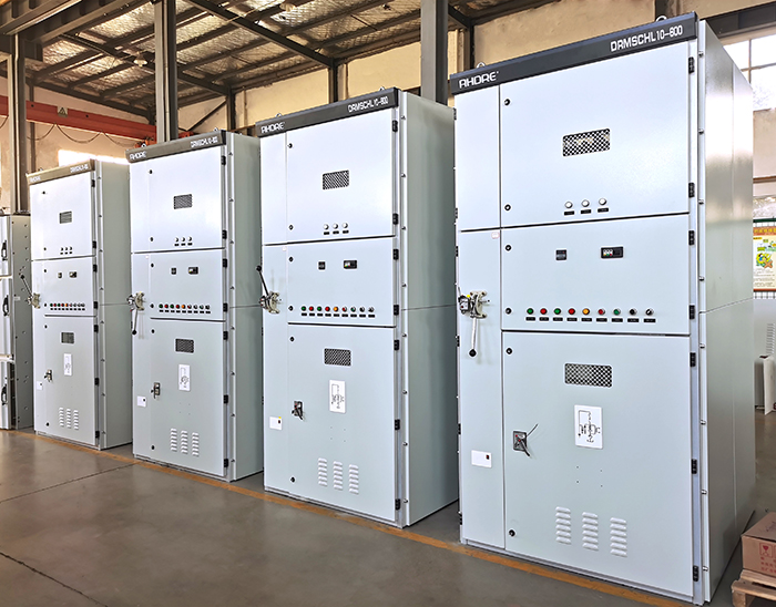 高壓無功就地補償柜.jpg 高壓無功就地補償柜.jpg