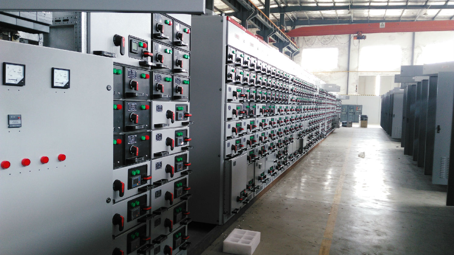 得潤(rùn)電氣 MNS2.0低壓配電柜生產(chǎn)車間 咨詢熱線:4000551777 得潤(rùn)電氣 MNS2.0低壓配電柜生產(chǎn)車間 咨詢熱線:4000551777